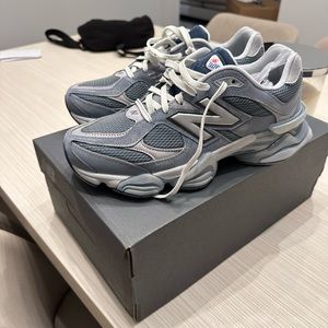 New Balance 9060 Men Grey 10 1/2 BRAND NEW